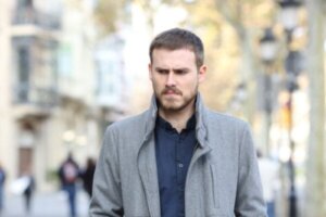 Hvorfor føler du, at alle holder øje med dig?