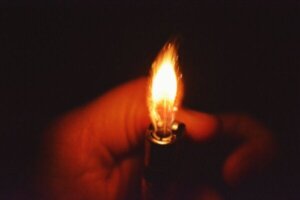 Indånding af lightergas: En farlig tendens blandt de unge