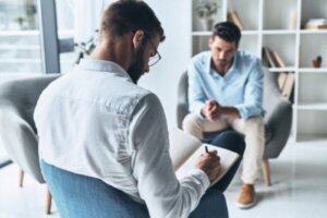 Faseorienteret behandling af dissociative forstyrrelser