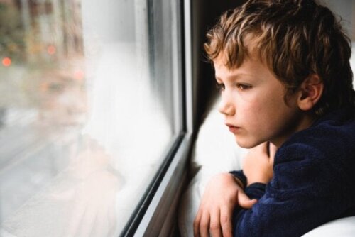 Virkningerne af ensomhed i barndommen