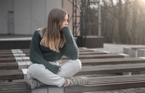 Følelsesmæssige psykopatologier efter modgang