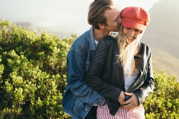 Hvad er tåbelig kærlighed ifølge Sternberg?